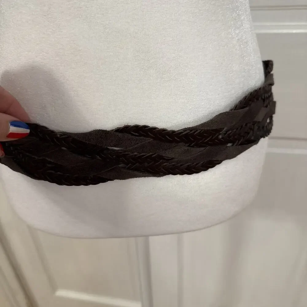 Linea Pelle Women’s brown braided leather belt Size Small G Leather